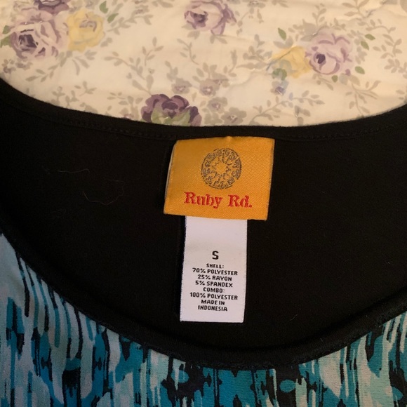 Ruby Rd Tunic Top - Picture 4 of 5